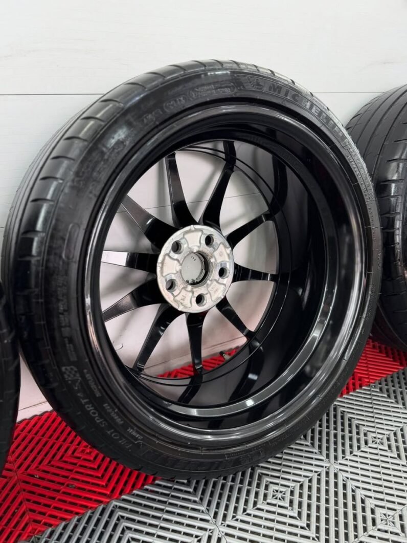 
								2022 Toyota GR Yaris full									