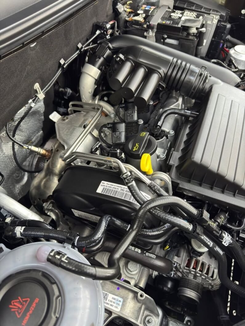 
								2022 Volkswagen Taos full									