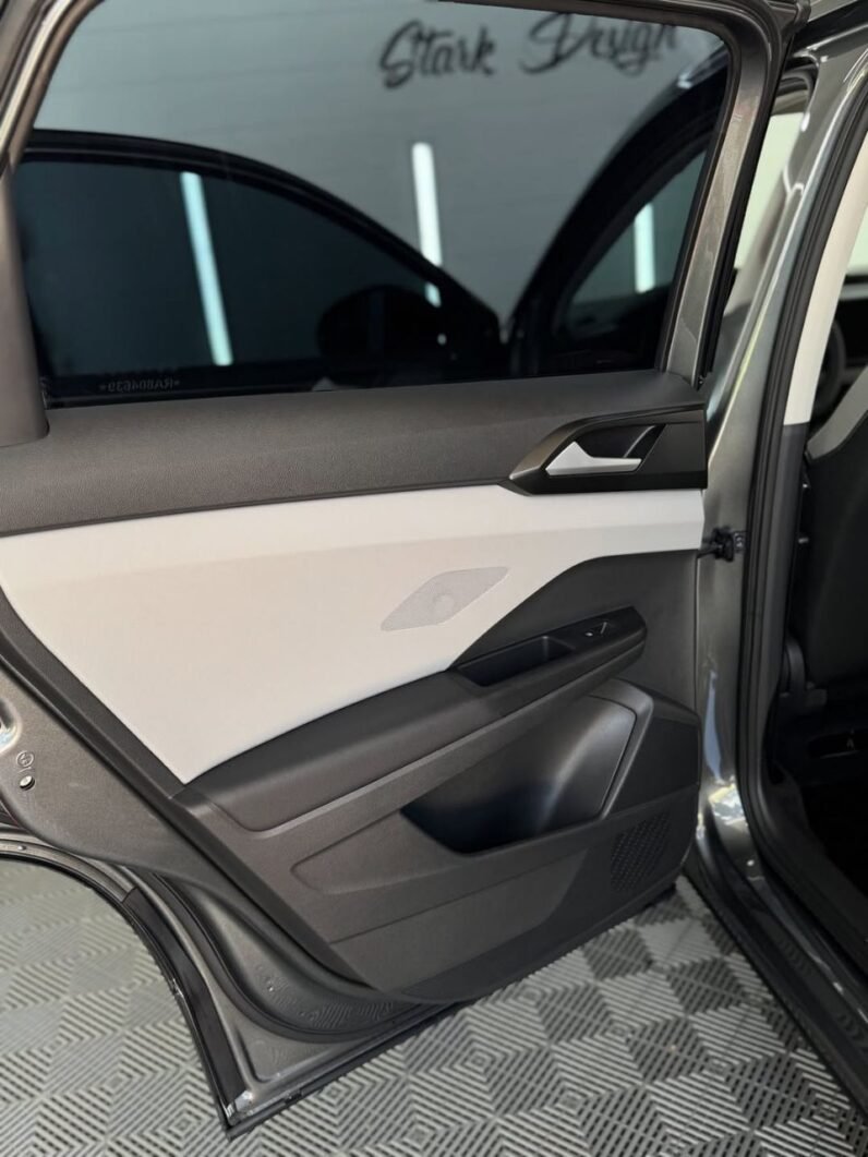 
								2022 Volkswagen Taos full									