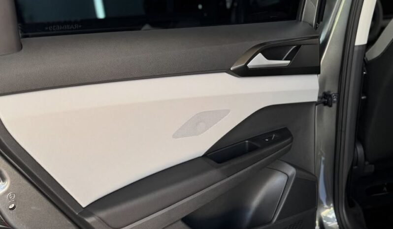 
								2022 Volkswagen Taos full									