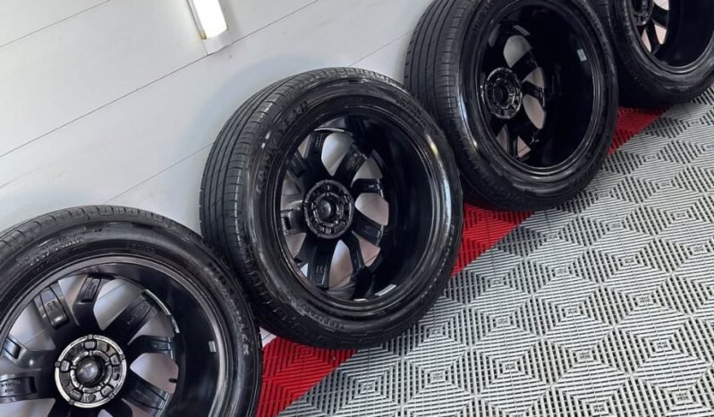 
								2022 Volkswagen Taos full									