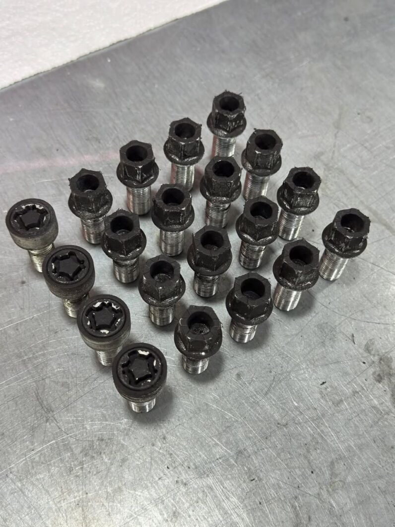 
								2022 Volkswagen Taos full									