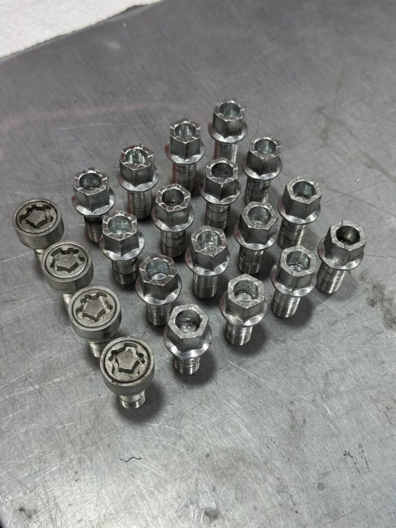 
								2022 Volkswagen Taos full									