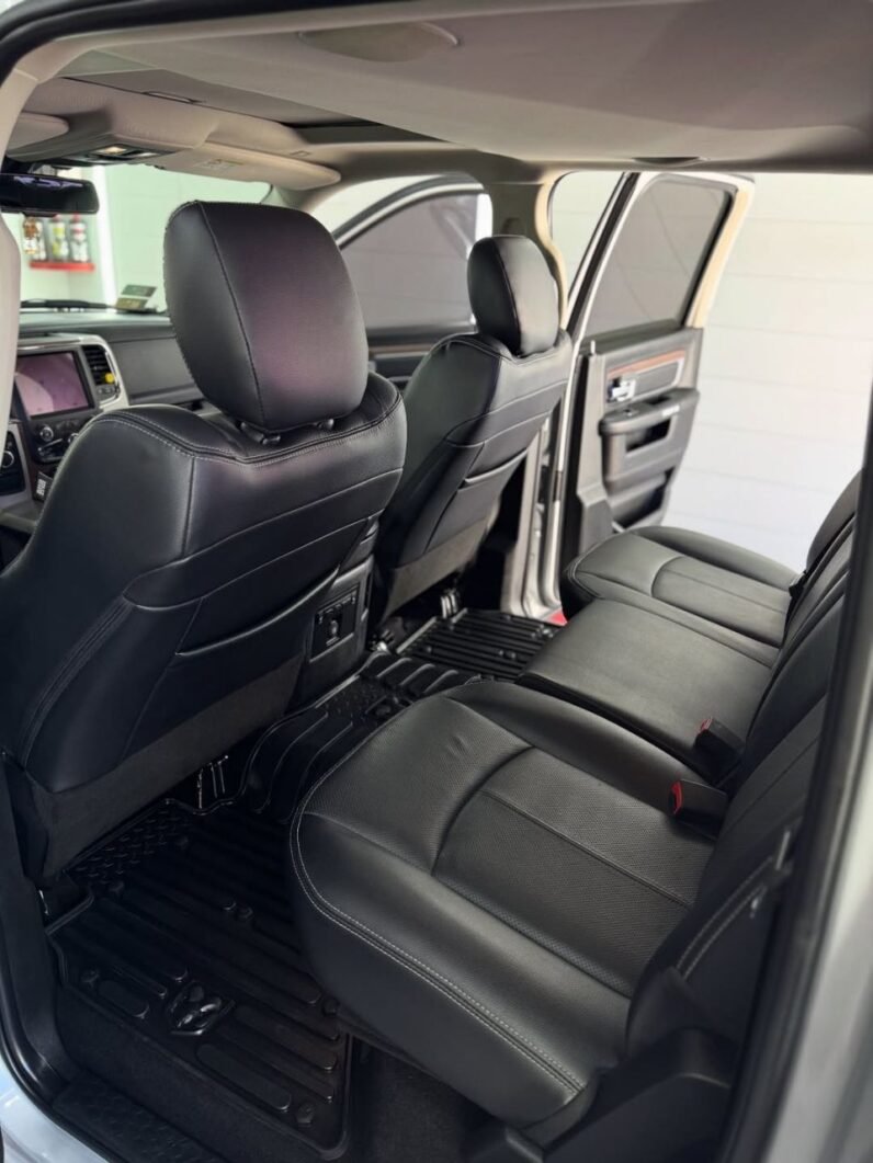 
								2015 Ram 1500 5.7L HEMI V8 full									