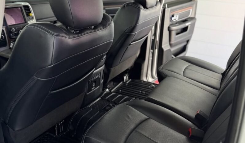 
								2015 Ram 1500 5.7L HEMI V8 full									