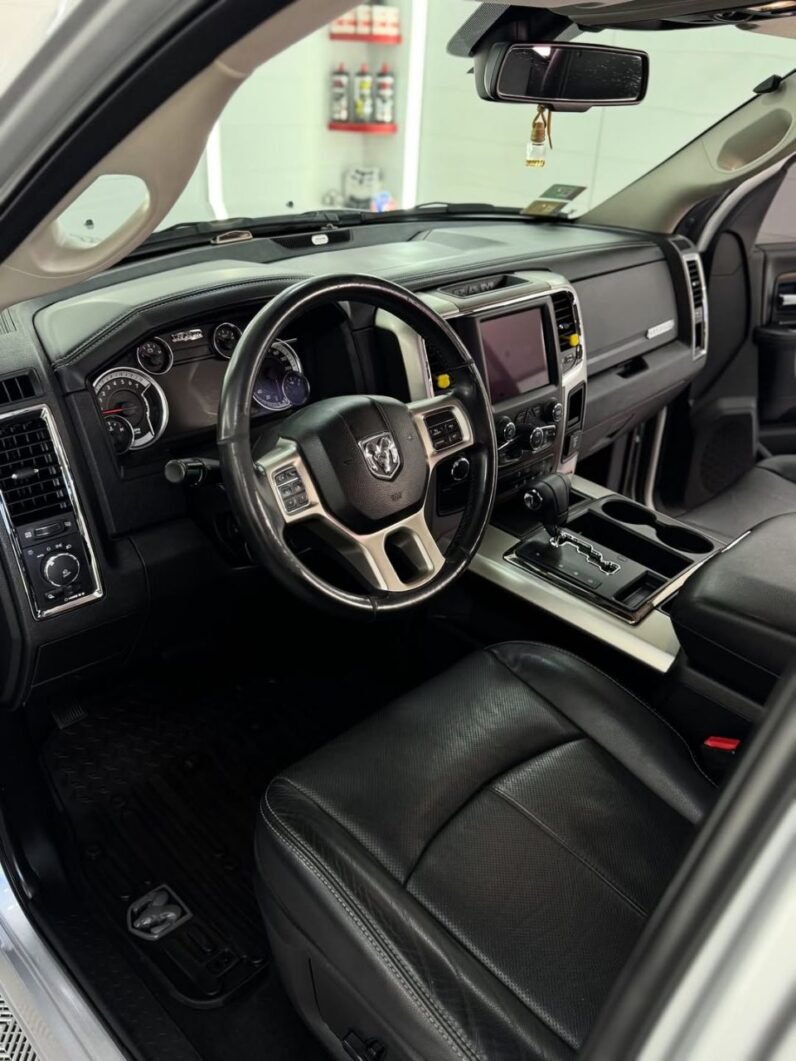 
								2015 Ram 1500 5.7L HEMI V8 full									