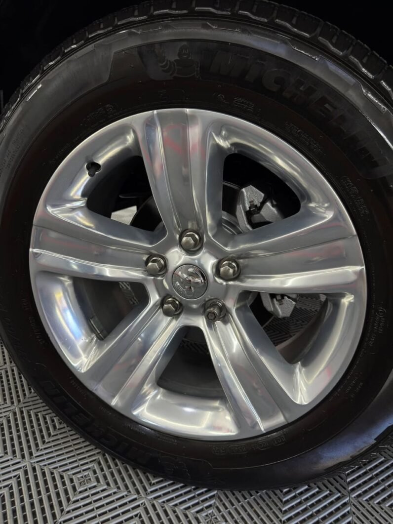 
								2015 Ram 1500 5.7L HEMI V8 full									