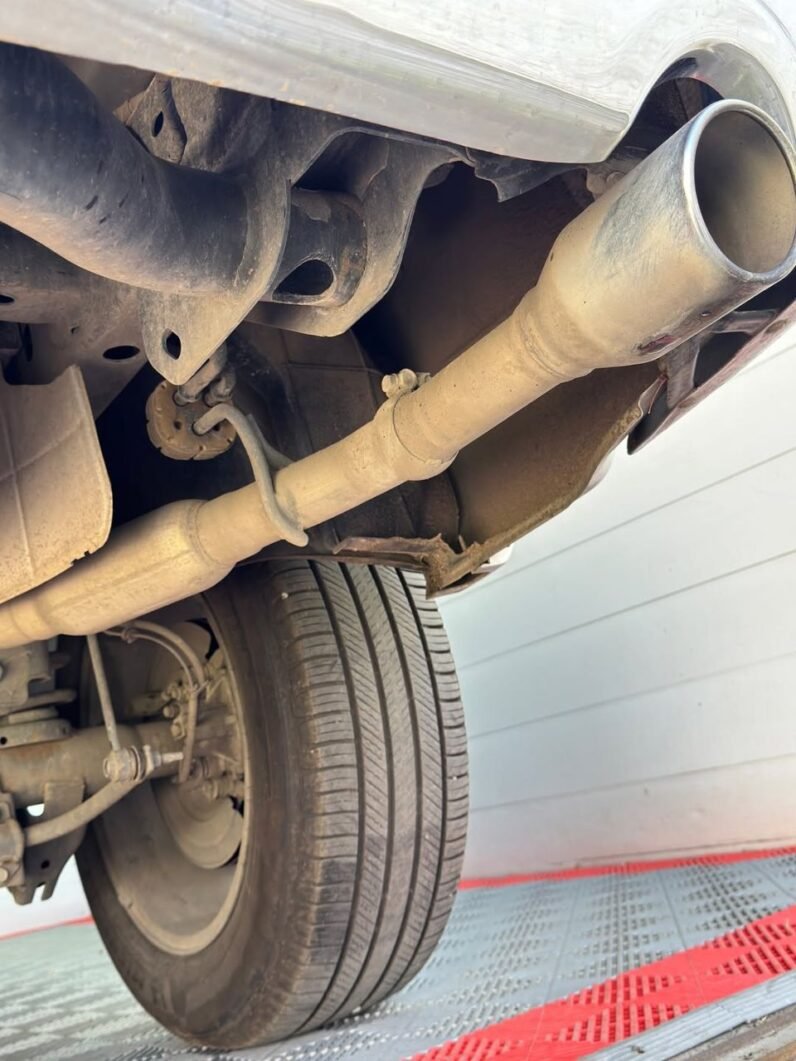 
								2015 Ram 1500 5.7L HEMI V8 full									