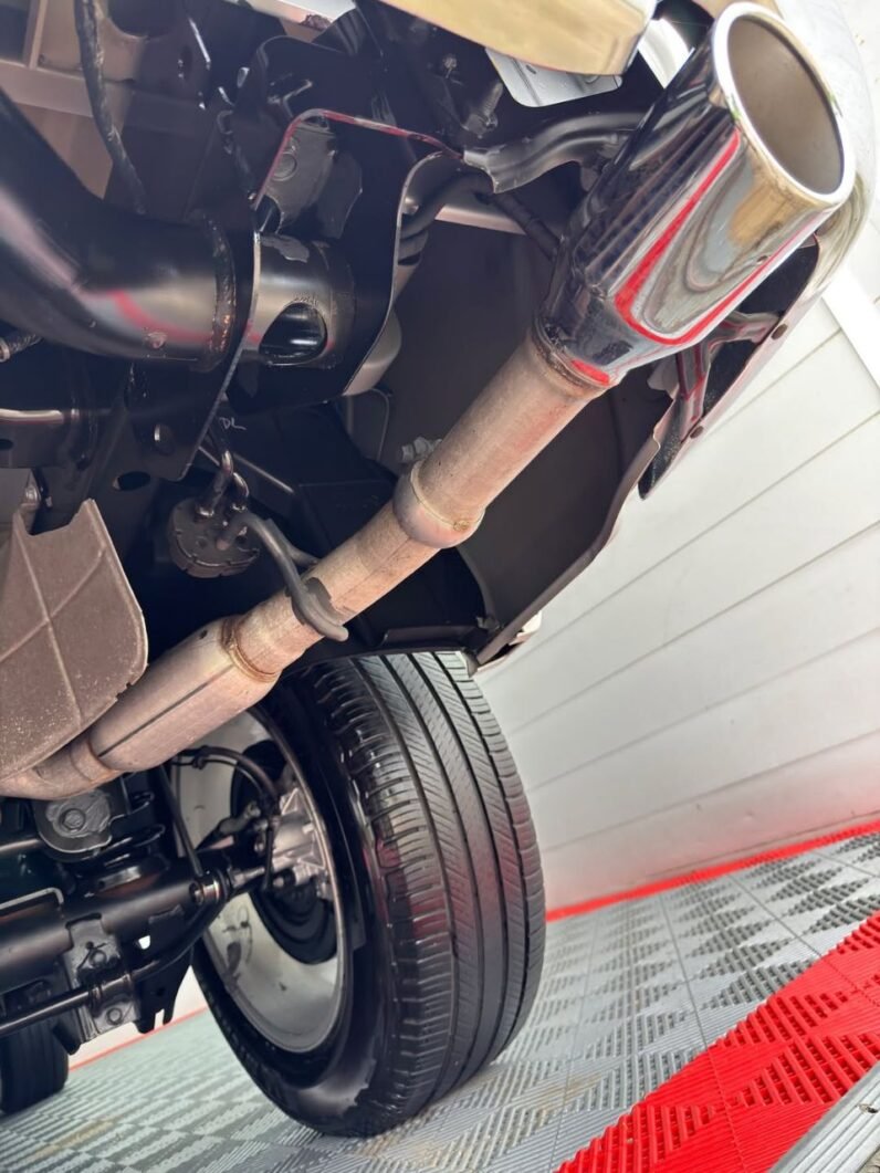 
								2015 Ram 1500 5.7L HEMI V8 full									