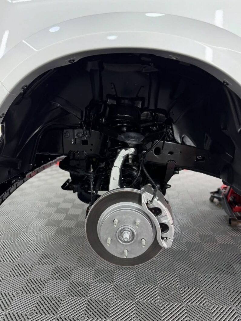 
								2015 Ram 1500 5.7L HEMI V8 full									