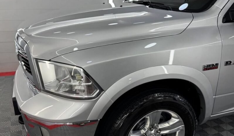 
								2015 Ram 1500 5.7L HEMI V8 full									