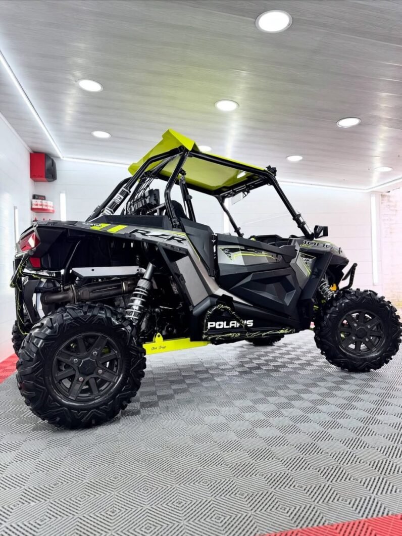 
								Polaris RZR 1000 XP full									