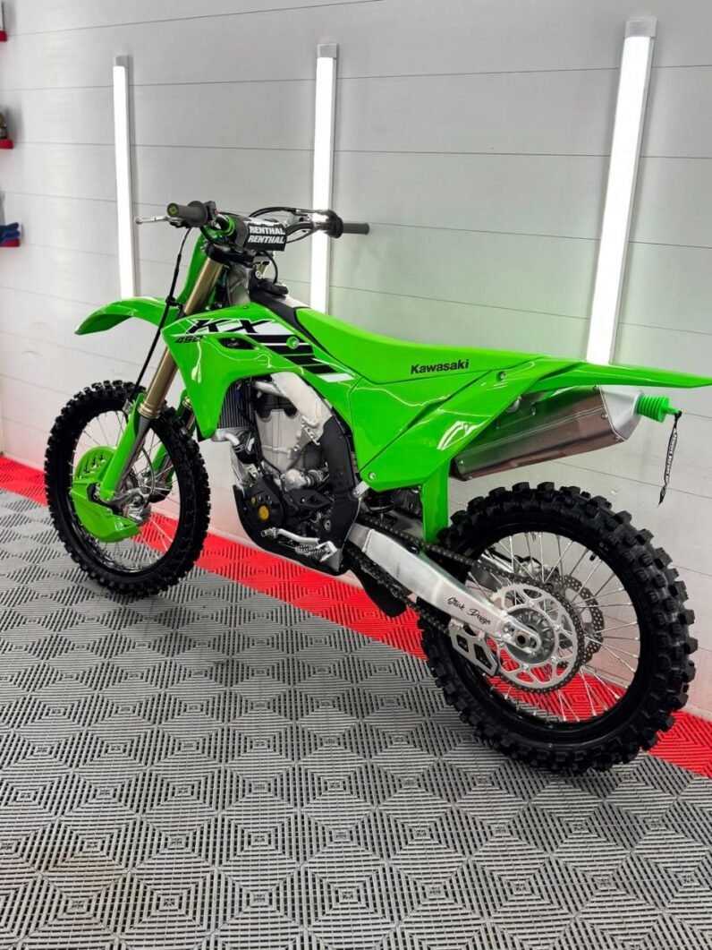 
								2022 Kawasaki KX450 full									