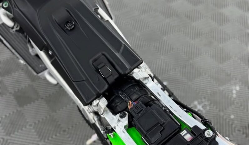 
								2022 Kawasaki KX450 full									